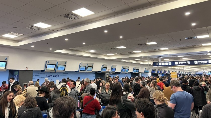 Una medida gremial deja varados a más de 3 mil pasajeros en Aeroparque