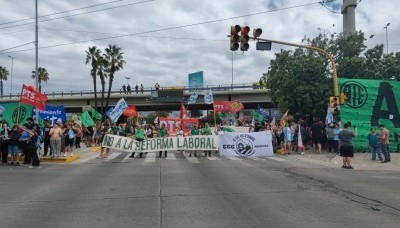 Cortes y protestas en autopistas y accesos a la Ciudad por el paro contra la reforma laboral
