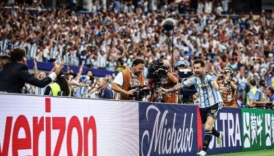 Con récord de Messi, Argentina le ganó 2-0 a Austria y se clasificó a 16avos 