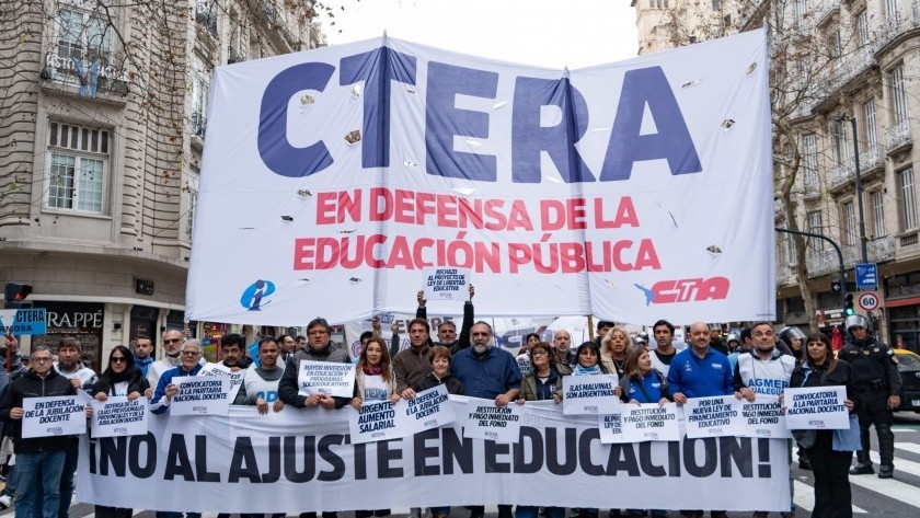 Fallido reinicio de clases en escuelas públicas: Paro nacional docente