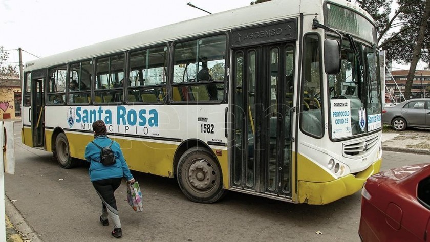 Paro de 48 horas de choferes de corta y media distancia