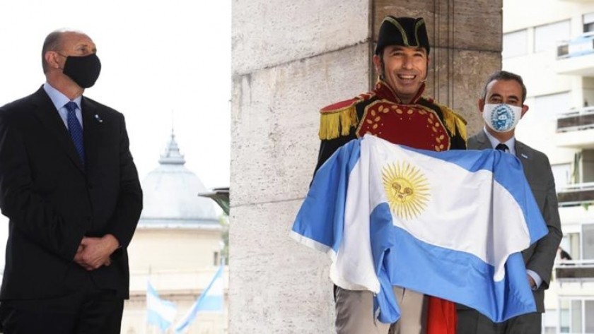 20 de Junio: Después de años sin actos, celebraron en el Monumento a la Bandera Nacional